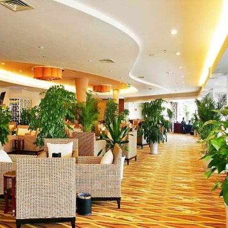 Crown International Hotel Csengtu Beltér fotó